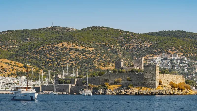 Denizden Bodrum Kalesi ve liman