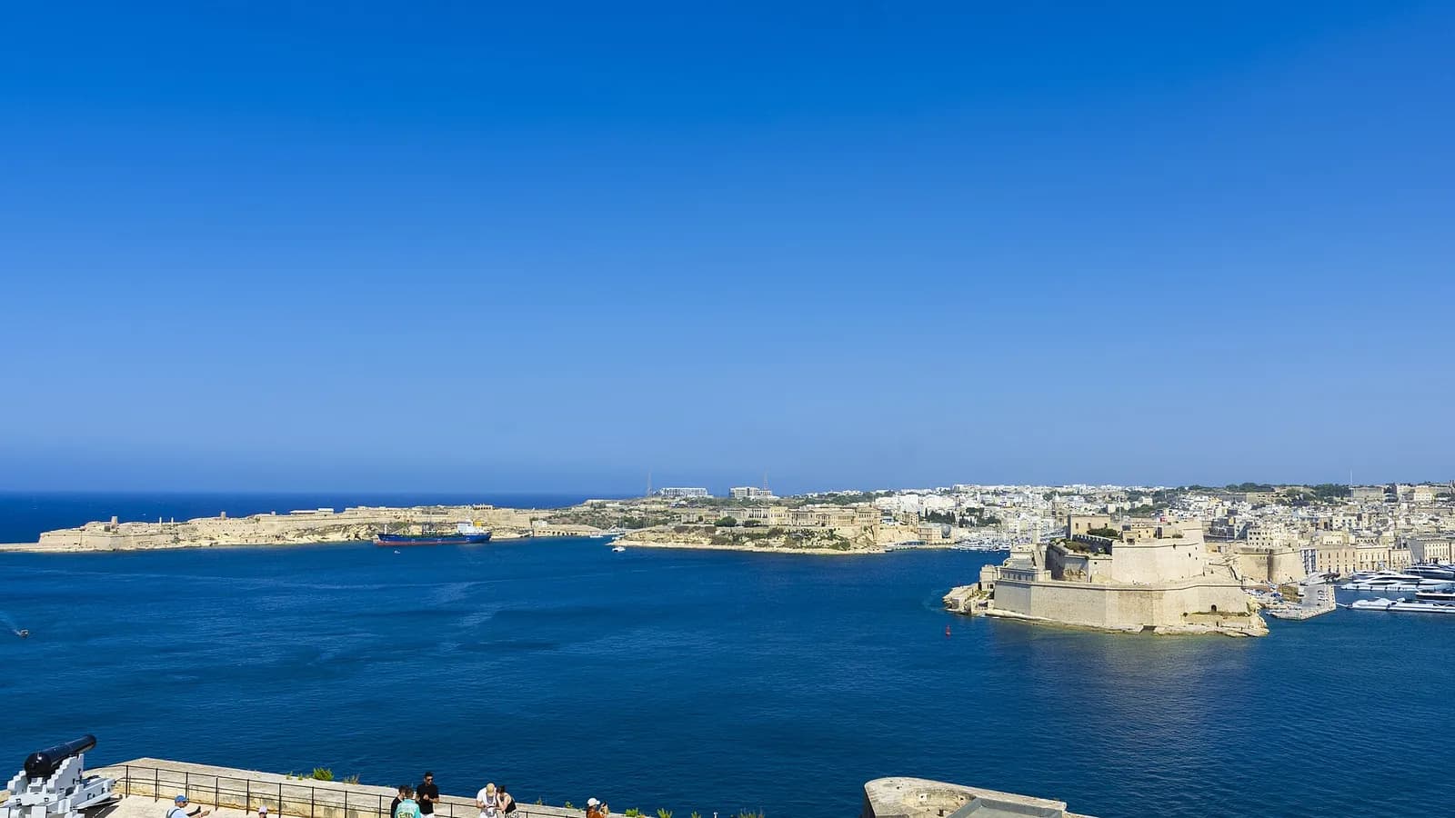 Upper Barrakka Bahçeleri’nden Valletta Grand Harbour